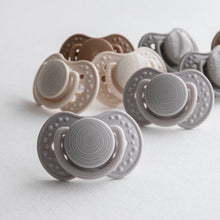 Load image into Gallery viewer, Pacifier Dynamic 18+ months Harmony