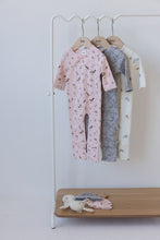 Load image into Gallery viewer, Suit with Hat Giftset Animals