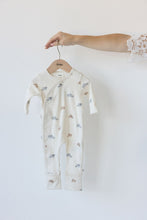 Load image into Gallery viewer, Suit with Hat Giftset Animals