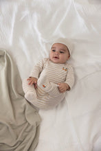 Load image into Gallery viewer, Sock Eat Your Veggies