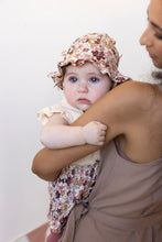 Load image into Gallery viewer, Hat Sunhat AOP Wild Flowers