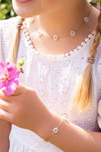 Load image into Gallery viewer, Giftbox Kids Flower Pearls