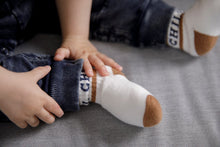Load image into Gallery viewer, Socks Chill