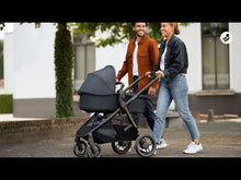 Load and play video in Gallery viewer, Maxi-Cosi Zelia3 Essential Graphite