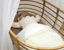 Load image into Gallery viewer, Bed Veil White
