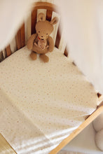 Load image into Gallery viewer, Fitted Sheet jersey 40/50*80/90 Kangaroots Dusty Dot

