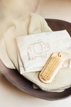 Load image into Gallery viewer, Hydrophilic Multi Cloth Elephant Tales Large (2 pcs)
