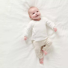 Load image into Gallery viewer, Cardigan Knit White
