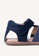 Load image into Gallery viewer, Barefoot Sandal Leather Crab Marino
