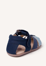 Load image into Gallery viewer, Barefoot Sandal Leather Crab Marino
