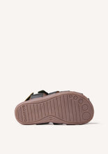 Load image into Gallery viewer, Barefoot Sandal Leather Crab Kaki &amp; Marino
