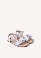 Load image into Gallery viewer, Barefoot Sandal Butterfly Gold and White
