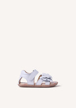 Load image into Gallery viewer, Barefoot Sandal Butterfly Gold and White
