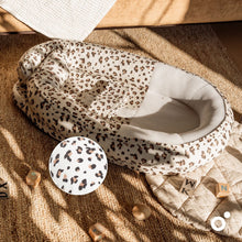 Load image into Gallery viewer, Babynest Cocoon Leopard

