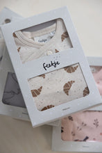 Load image into Gallery viewer, Suit with Hat Giftset Croissant
