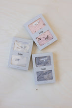 Load image into Gallery viewer, Suit with Hat Giftset Animals
