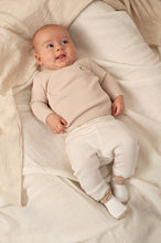 Load image into Gallery viewer, Shirt Wrap Rib Honey Bear
