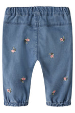 Load image into Gallery viewer, Jeans Embroidered Flowers
