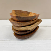 Load image into Gallery viewer, Bowl Wood Heart, 2 colors
