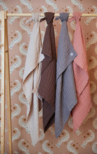 Load image into Gallery viewer, Blanket 75*100 Wrinkled Cotton Rosewood
