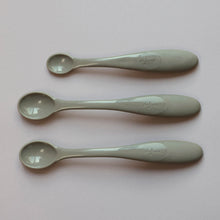 Load image into Gallery viewer, Weaning spoons for baby food, 3 colors
