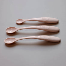 Load image into Gallery viewer, Weaning spoons for baby food, 3 colors
